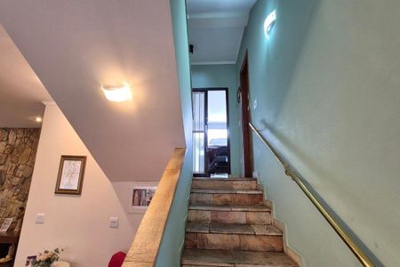 Casa à venda com 267m², 5 quartos e 5 vagasEscada 