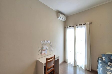 Casa à venda com 267m², 5 quartos e 5 vagasQuarto 3 