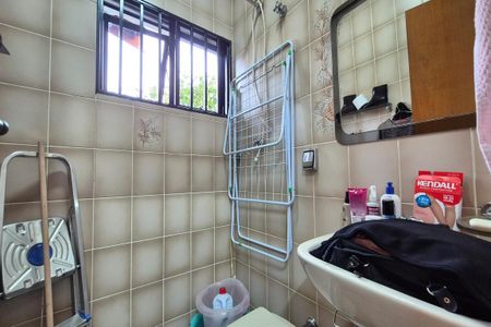 Casa à venda com 267m², 5 quartos e 5 vagasBanheiro de Serviço 