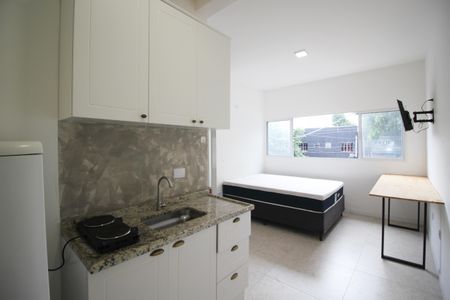 Cozinha de kitnet/studio para alugar com 1 quarto, 22m² em Moema, São Paulo