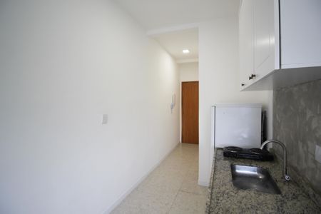 Cozinha de kitnet/studio para alugar com 1 quarto, 22m² em Moema, São Paulo