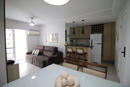Sala de apartamento para alugar com 2 quartos, 70m² em Barra da Tijuca, Rio de Janeiro