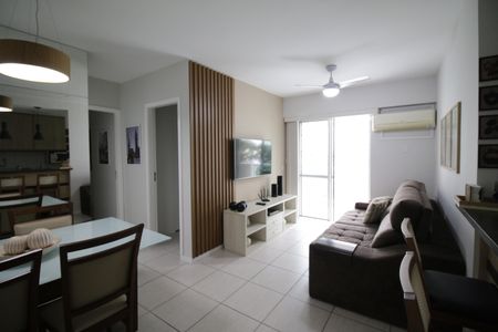 Sala de apartamento para alugar com 2 quartos, 70m² em Barra da Tijuca, Rio de Janeiro