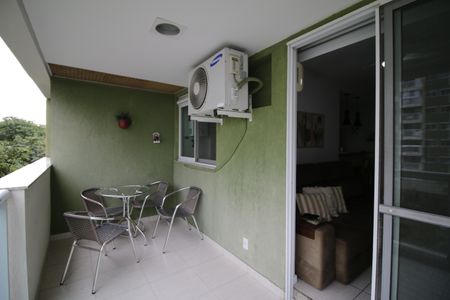 Varanda de apartamento para alugar com 2 quartos, 70m² em Barra da Tijuca, Rio de Janeiro