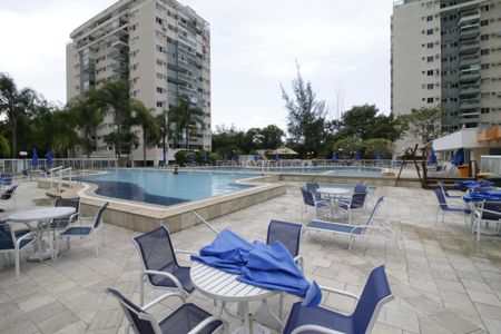 Apartamento para alugar com 70m², 2 quartos e 2 vagasÁrea comum - Piscina