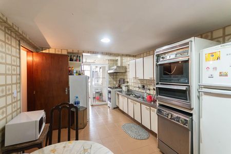 Apartamento à venda com 200m², 4 quartos e 4 vagasCozinha
