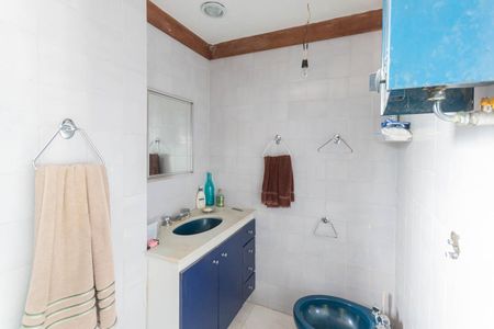 Apartamento à venda com 200m², 4 quartos e 4 vagasBanheiro Suíte