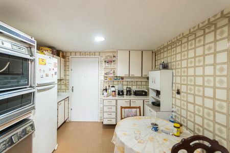Apartamento à venda com 200m², 4 quartos e 4 vagasCozinha