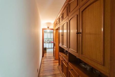 Apartamento à venda com 200m², 4 quartos e 4 vagasCorredor