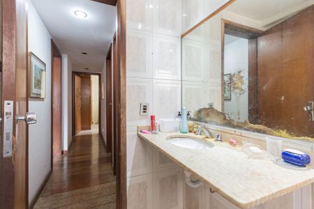 Apartamento à venda com 200m², 4 quartos e 4 vagasBanheiro