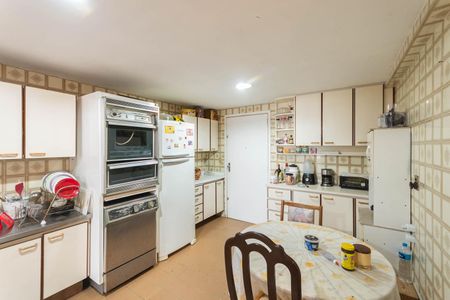 Apartamento à venda com 200m², 4 quartos e 4 vagasCozinha