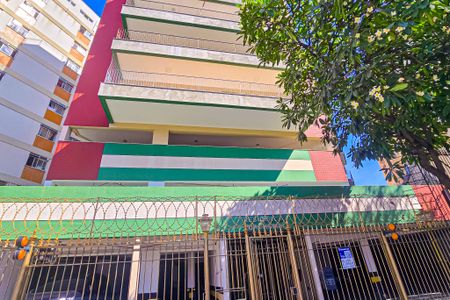 Apartamento à venda com 72m², 3 quartos e 1 vagaFachada do Prédio com placa