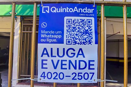 Apartamento à venda com 72m², 3 quartos e 1 vagaFachada do Prédio com placa