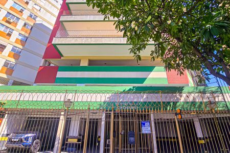 Apartamento à venda com 72m², 3 quartos e 1 vagaFachada do Prédio com placa
