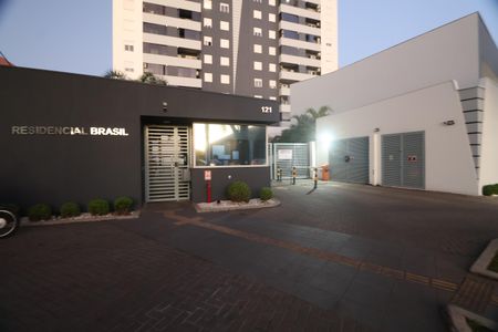 Apartamento para alugar com 49m², 2 quartos e 1 vagaFachada e portaria