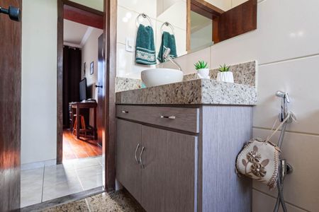 Apartamento à venda com 125m², 3 quartos e 4 vagasBanheiro social 