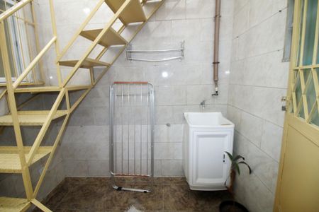 Casa à venda com 65m², 2 quartos e 1 vagaÁrea de Serviço