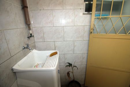 Casa à venda com 65m², 2 quartos e 1 vagaÁrea de Serviço