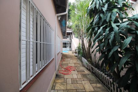 Casa para alugar com 401m², 4 quartos e 5 vagasCorredor externo