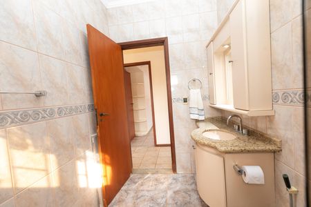 Casa à venda com 270m², 4 quartos e 3 vagas