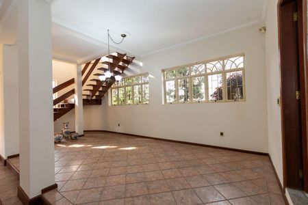 Casa à venda com 4 quartos, 270m² em Parque das Universidades, Campinas