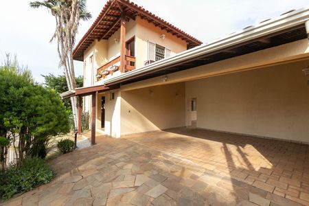 Casa à venda com 270m², 4 quartos e 3 vagas