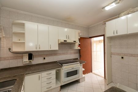 Casa à venda com 270m², 4 quartos e 3 vagas