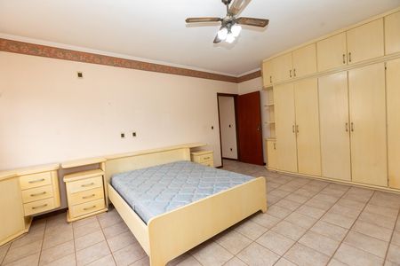 Casa à venda com 270m², 4 quartos e 3 vagas