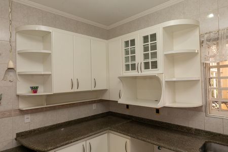 Casa à venda com 270m², 4 quartos e 3 vagas