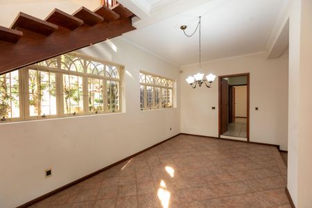 Casa à venda com 270m², 4 quartos e 3 vagas