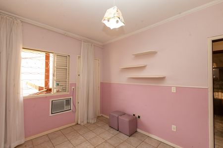 Casa à venda com 270m², 4 quartos e 3 vagas