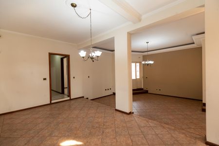 Casa à venda com 270m², 4 quartos e 3 vagas