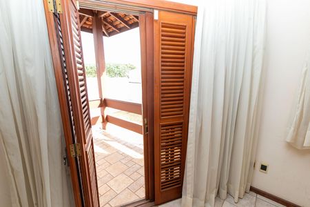 Casa à venda com 270m², 4 quartos e 3 vagas
