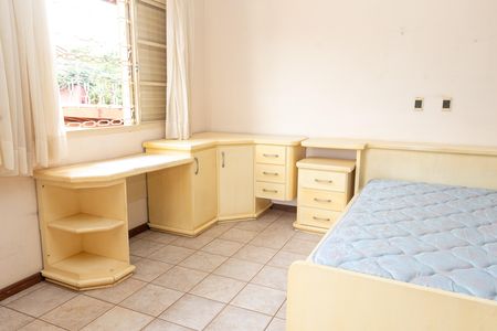 Casa à venda com 270m², 4 quartos e 3 vagas