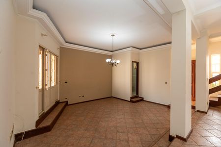 Casa à venda com 270m², 4 quartos e 3 vagas