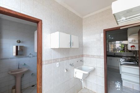 Casa à venda com 270m², 4 quartos e 3 vagas