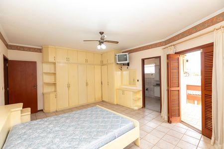 Casa à venda com 270m², 4 quartos e 3 vagas