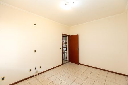 Casa à venda com 270m², 4 quartos e 3 vagas