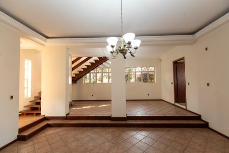 Casa à venda com 270m², 4 quartos e 3 vagas