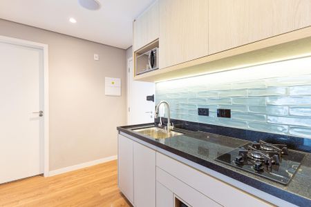 Cozinha de apartamento para alugar com 1 quarto, 29m² em Indianópolis, São Paulo