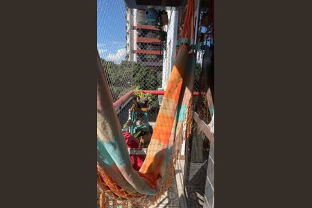 Apartamento à venda com 107m², 4 quartos e 1 vaga Apartamento à venda com 107m², 4 quartos e 1 vagaVaranda