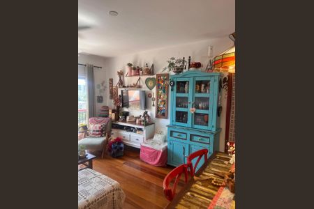 Apartamento à venda com 107m², 4 quartos e 1 vaga Apartamento à venda com 107m², 4 quartos e 1 vagaSala