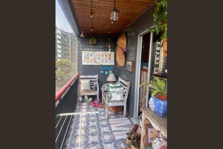 Apartamento à venda com 107m², 4 quartos e 1 vaga Apartamento à venda com 107m², 4 quartos e 1 vagaQuintal
