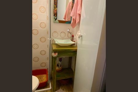 Apartamento à venda com 107m², 4 quartos e 1 vaga Apartamento à venda com 107m², 4 quartos e 1 vagaBanheiro