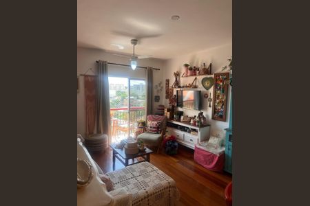 Apartamento à venda com 107m², 4 quartos e 1 vaga Apartamento à venda com 107m², 4 quartos e 1 vagaSala