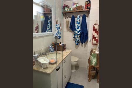 Apartamento à venda com 107m², 4 quartos e 1 vaga Apartamento à venda com 107m², 4 quartos e 1 vagaBanheiro