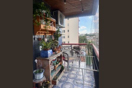 Apartamento à venda com 107m², 4 quartos e 1 vaga Apartamento à venda com 107m², 4 quartos e 1 vagaVaranda