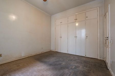 Apartamento à venda com 383m², 3 quartos e 2 vagas Apartamento à venda com 383m², 3 quartos e 2 vagasQuarto 3
