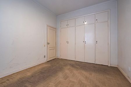 Apartamento à venda com 383m², 3 quartos e 2 vagas Apartamento à venda com 383m², 3 quartos e 2 vagasQuarto 2