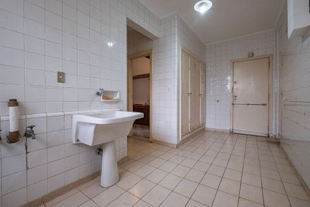 Apartamento à venda com 383m², 3 quartos e 2 vagas Apartamento à venda com 383m², 3 quartos e 2 vagasÁrea de Serviço